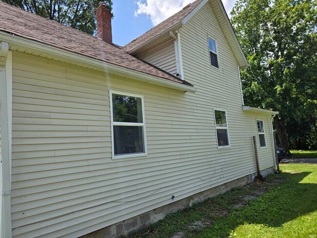 Building Photo - 3225 Dinnen Ave