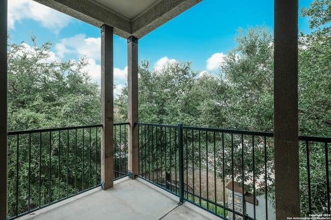 Building Photo - 7342 Oak Manor Dr