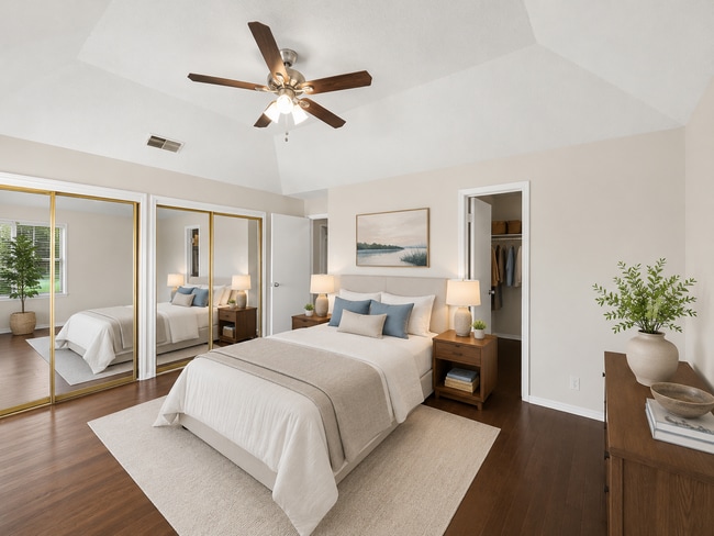 Building Photo - Spacious, Updated Townhome in Garland
