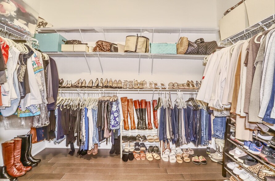 Building Photo - 22 Silent Nest Way