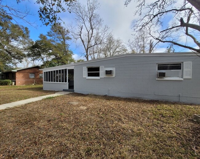 Building Photo - 1 Wyoming Dr