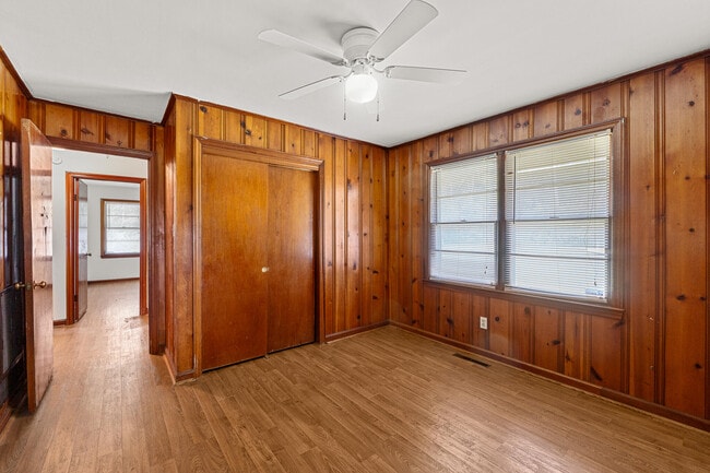 Building Photo - 1457 Columbia Hwy N