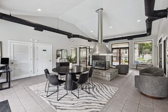 Building Photo - Linden Ridge