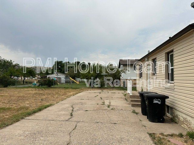 Building Photo - 1175 E South Weber Dr