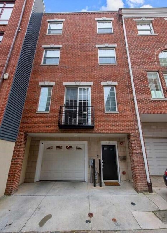 Building Photo - 114 Quarry St