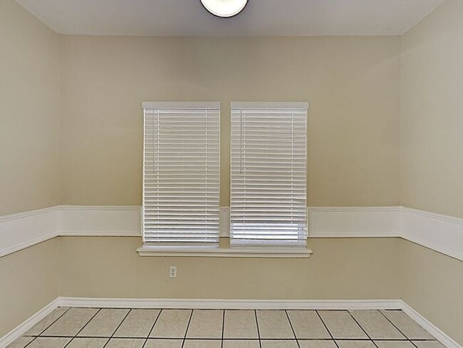 Building Photo - *No Application Fee*