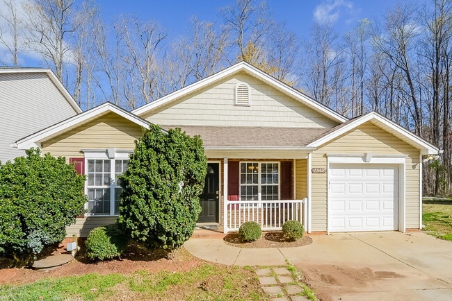 Building Photo - 1913 Lees Chapel Rd