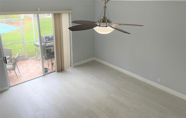 Building Photo - 1861 Salerno Cir