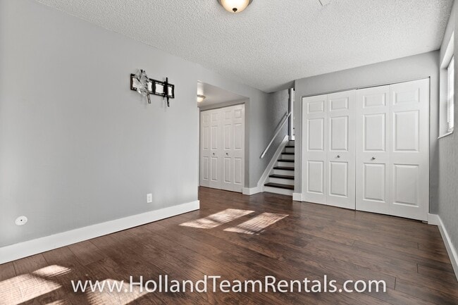 Building Photo - Updated Littleton House in GREAT LOCATION near Streets of SouthGlenn