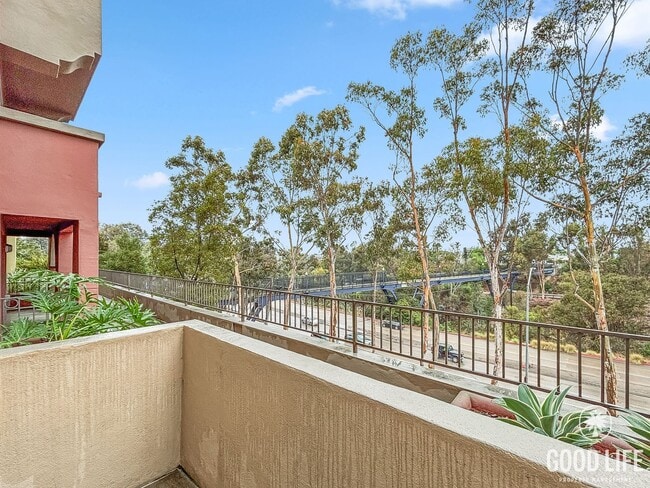 Building Photo - Charming 2BD/2BA Condo in Hillcrest W/ W/D...