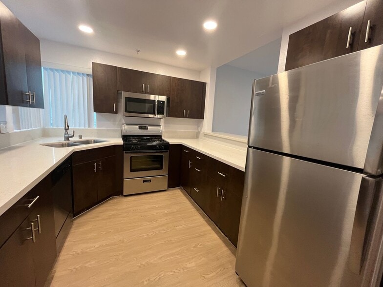 Interior Photo - 16070 Sunset Blvd