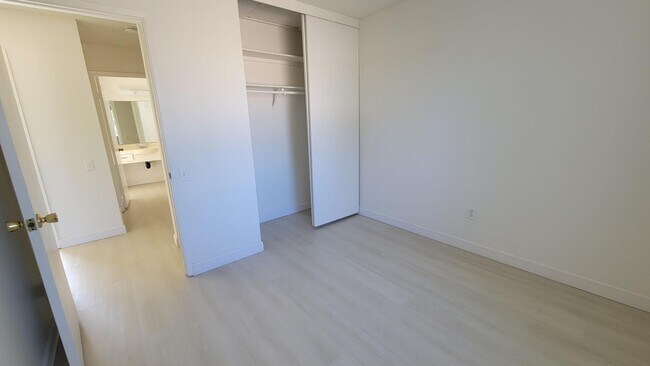 Building Photo - 4475 Anne Sladon St