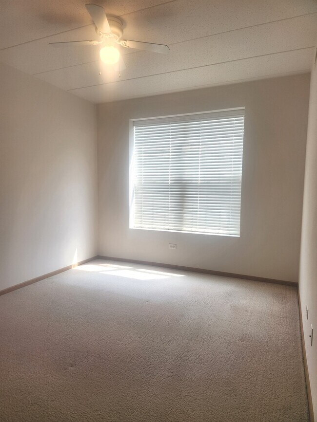Building Photo - 16661 Liberty Cir