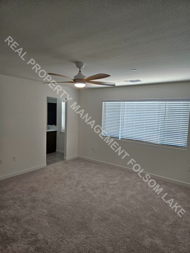 Building Photo - New 3bd 2.5ba home in the Riverblossom at ...