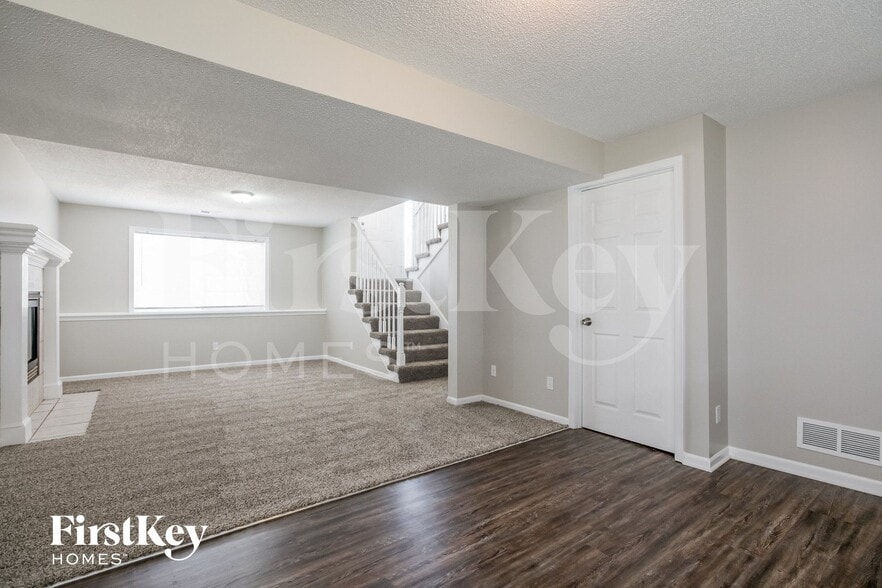 Building Photo - 16411 Slater Ave