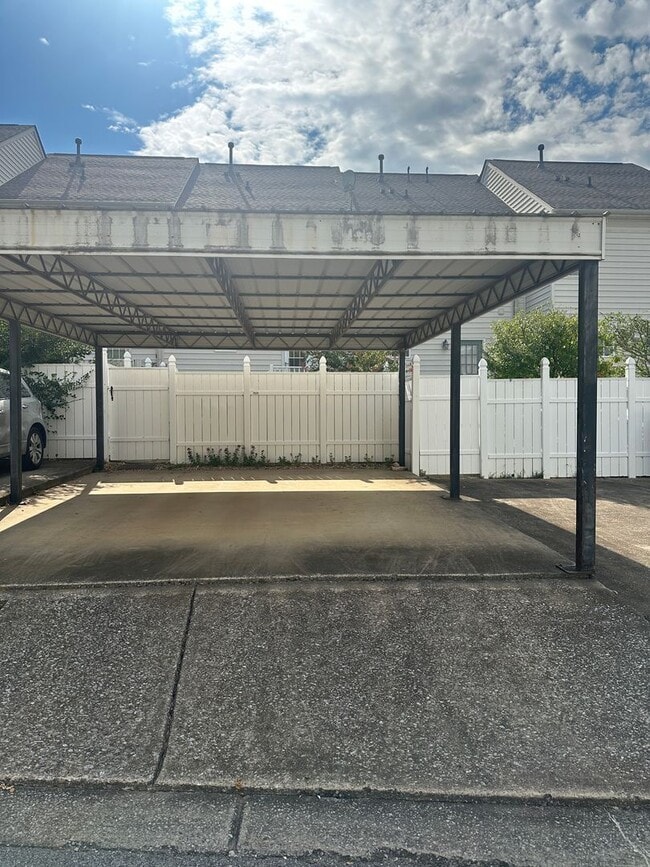 Building Photo - Charming Lenox Village Townhome – 2 Bed, 2...