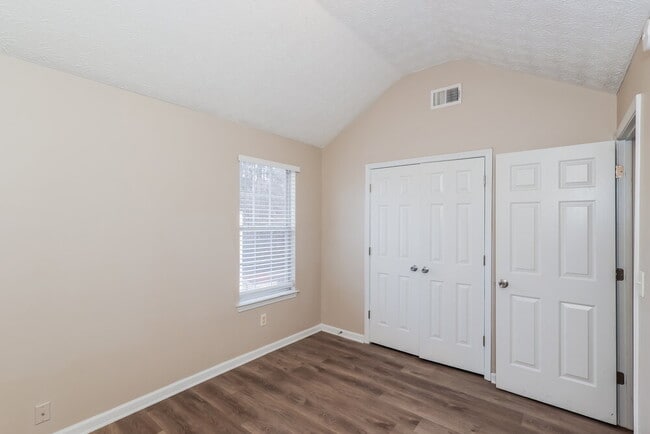 Building Photo - 4405 Gladewood Run