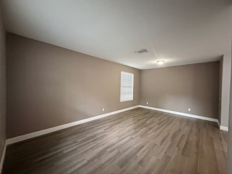 Building Photo - 704 Grand Canyon Dr