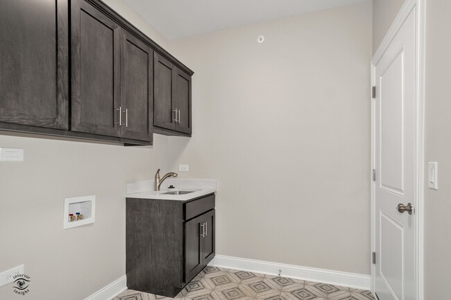 Building Photo - 8022 Bradley Dr
