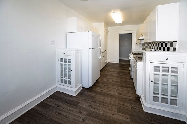 Interior Photo - Upsal Gardens Apartments- Beautiful histor...