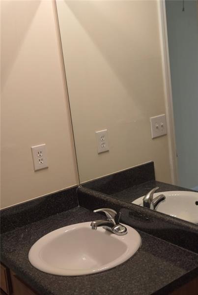 Building Photo - 40 Middlebrook Dr