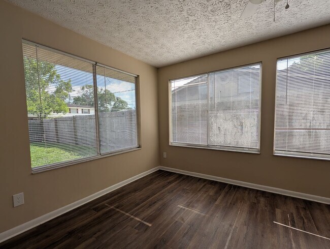Building Photo - 6038 mh