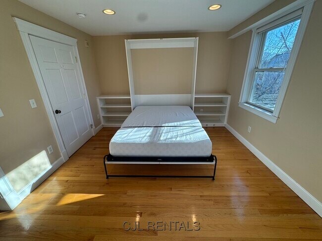 Building Photo - 4 Sherman Ct