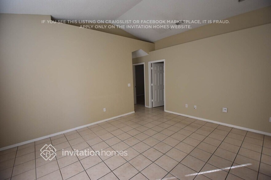 Building Photo - 352 Briar Bay Cir