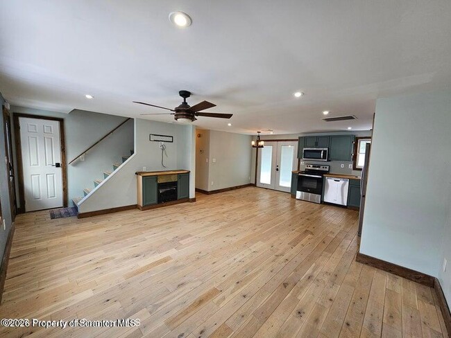 Building Photo - 22 Suetta Ln