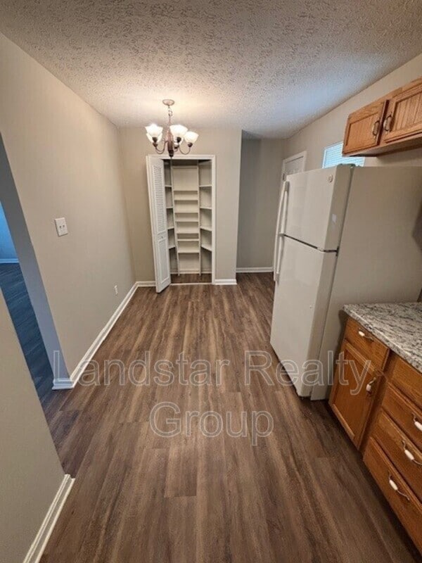Building Photo - 7719 Dominique Dr