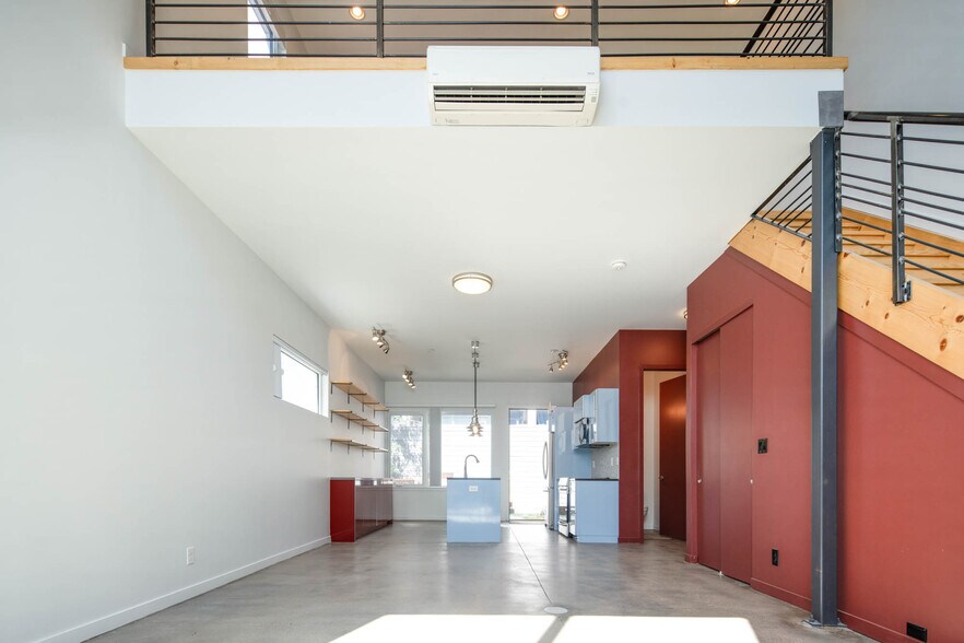 Building Photo - 3513 Delgany St