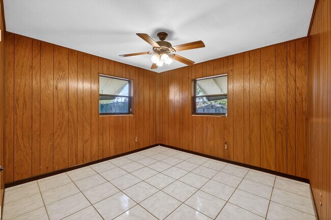 Building Photo - 501 Emil Ave