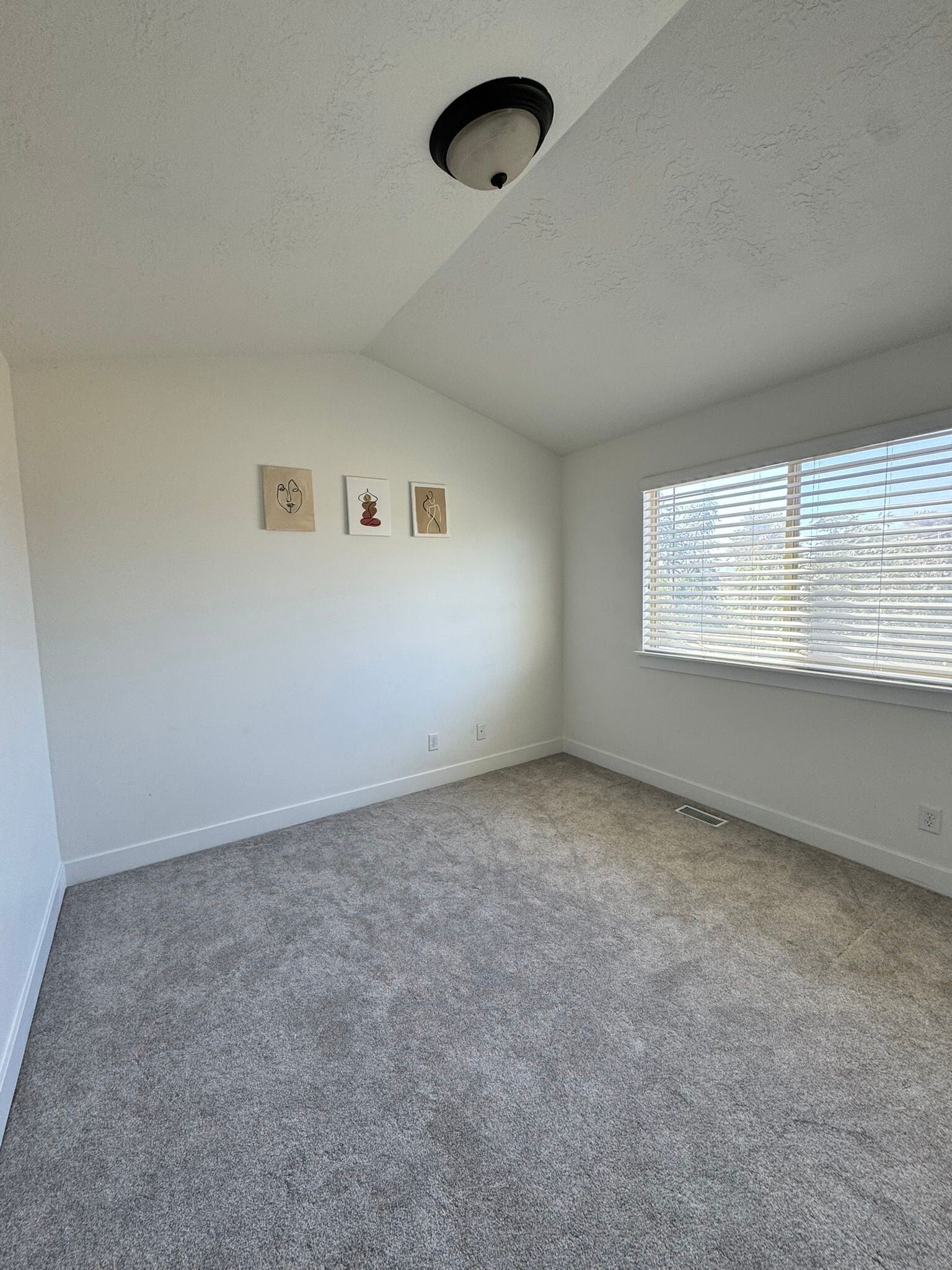 Room 3 - 2631 W Alice Springs Rd