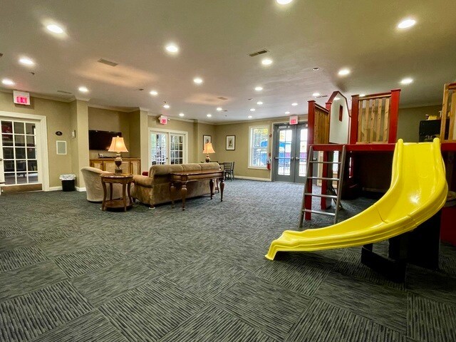 Building Photo - 738 Spires Dr