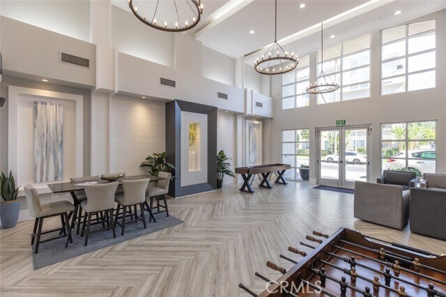 Building Photo - 2400 Scholarship