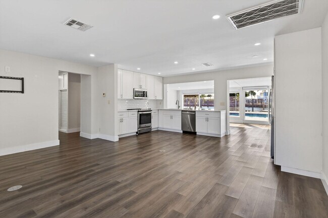 Building Photo - 122 Arlington Pl