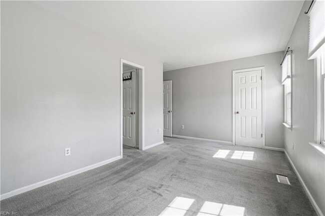 Building Photo - 1328 Mill Lake Quarter