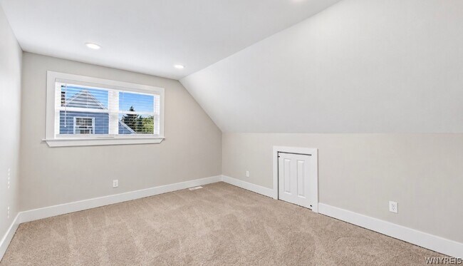 Building Photo - 1169 La Salle Ave