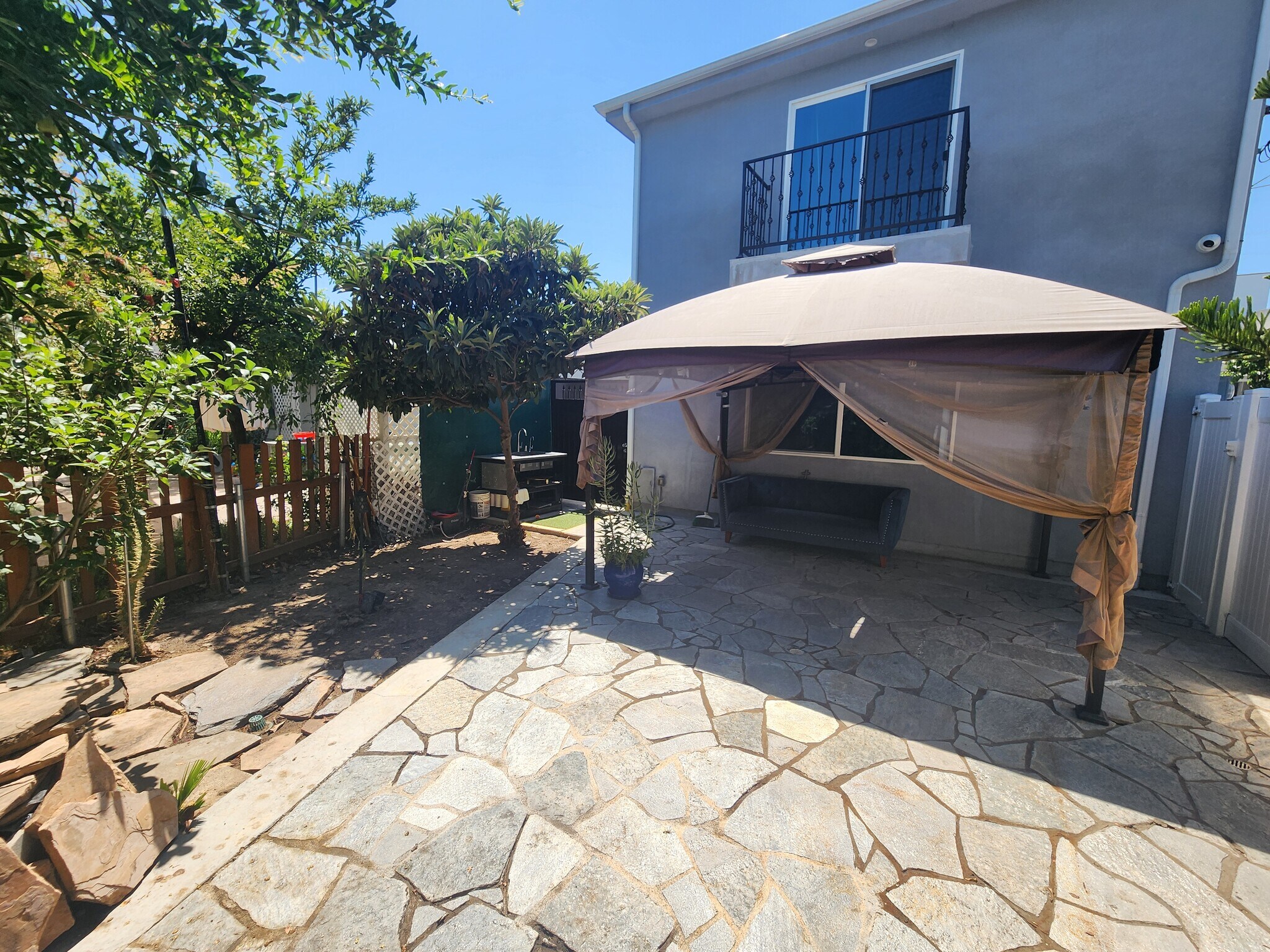 Building Photo - 6827 Murietta Ave