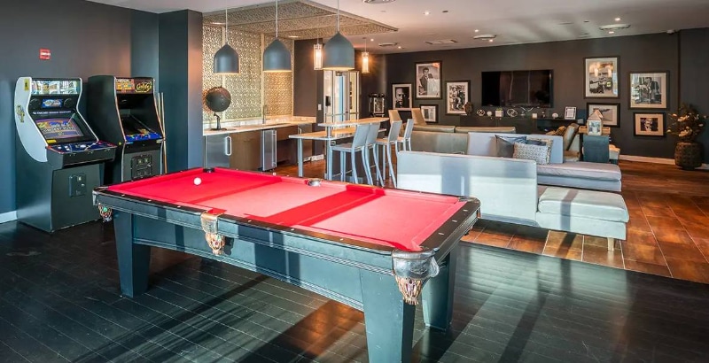 Building Photo - 323 E Ohio St