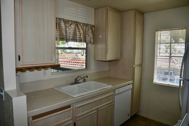 Building Photo - 10770 Aderman Ave