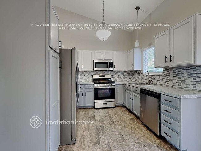 Building Photo - 616 Scotch Pine Dr