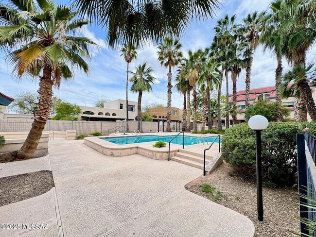 Building Photo - 4281 N River Grove Cir