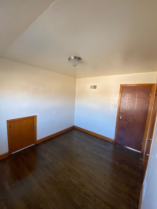 Building Photo - 4171 N 63rd St