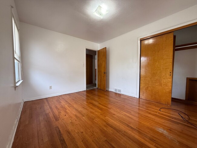 Building Photo - 26631 Lakeshore Blvd