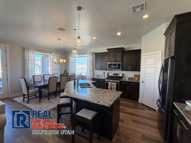 Building Photo - Beautiful Santa Clara Home