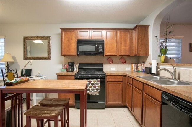 Building Photo - 11005 Short Springs Dr