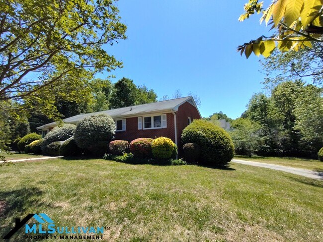 Building Photo - 101 W Roosevelt St