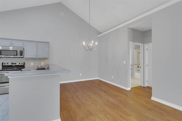 Building Photo - 2601 Marsh Ln