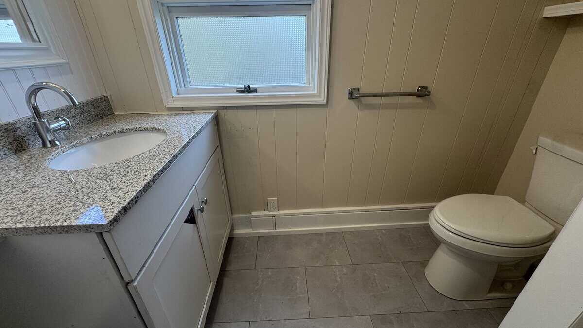 Building Photo - 34 Water Ln